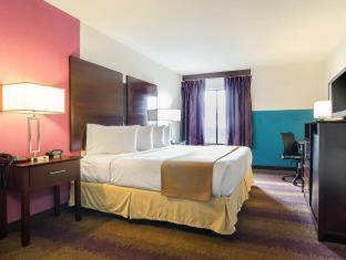 Holiday Inn & Suites Richmond West End Номер фото